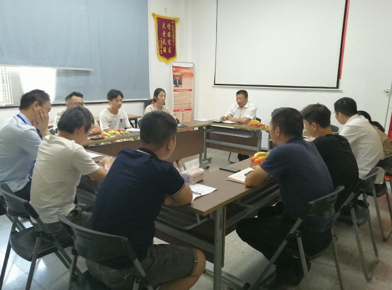 情暖中秋，，，，，共话未来